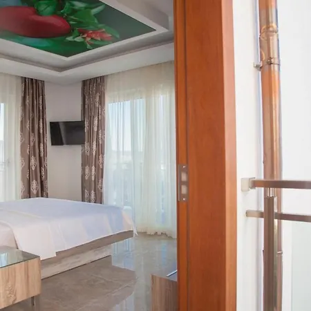 מלון Narr Twin Hotel קס