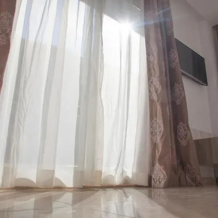 Narr Twin Hotel Otel